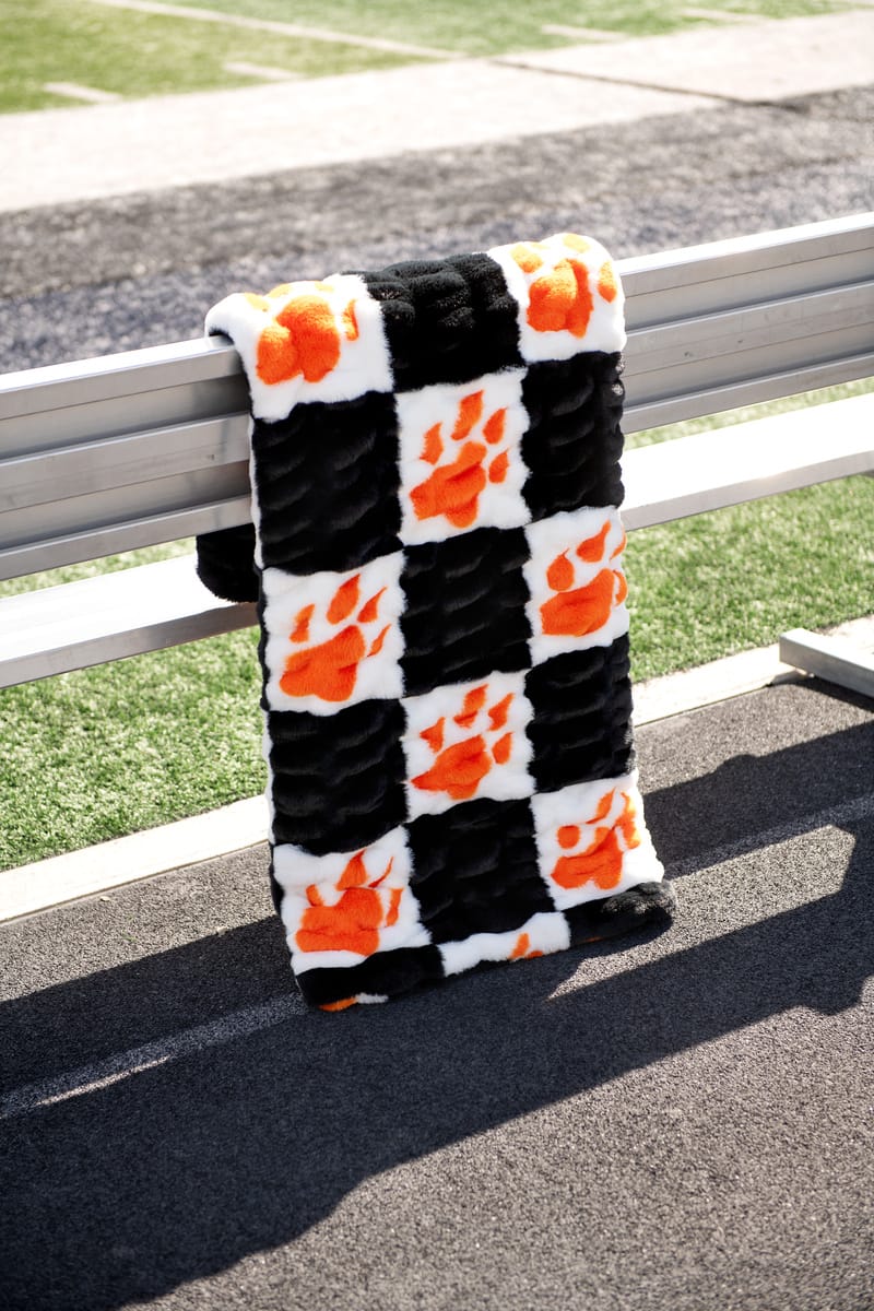 COMING SOON! Sam Houston State Bearkats Blanket - Hugs - Image 5