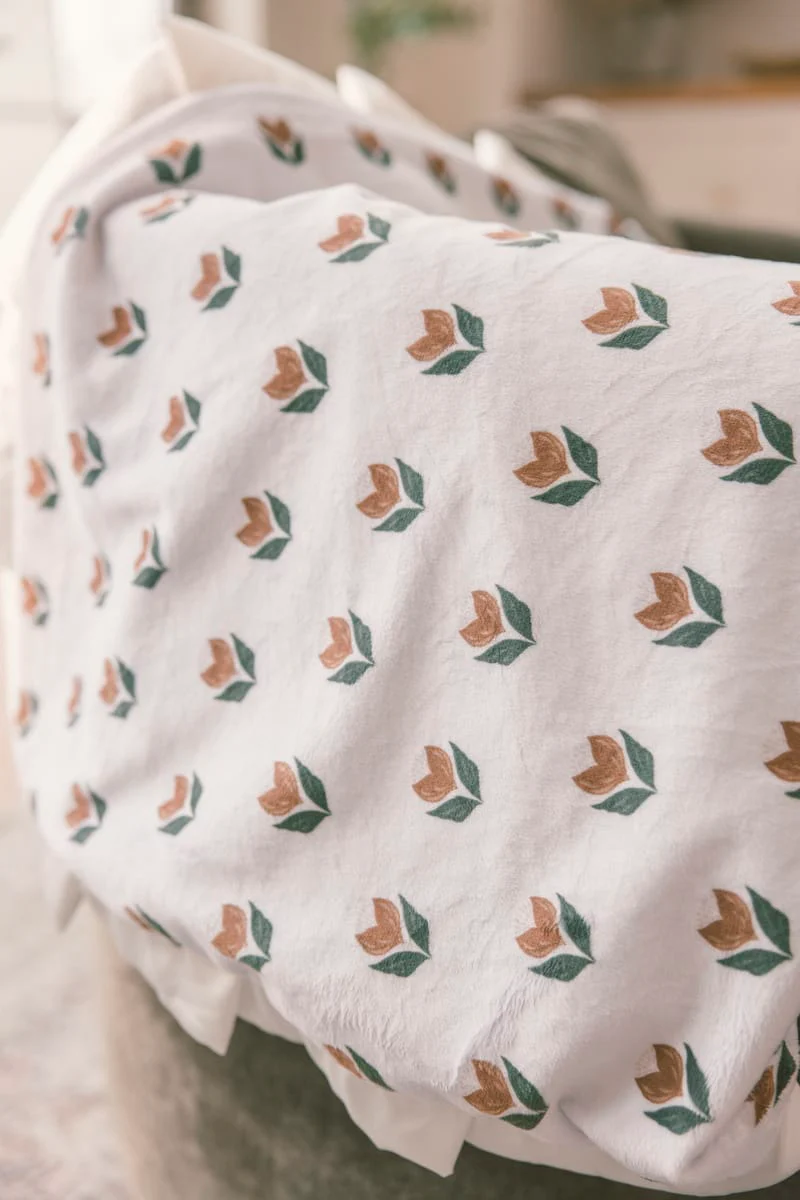 Tulip Garden Blanket - Image 4