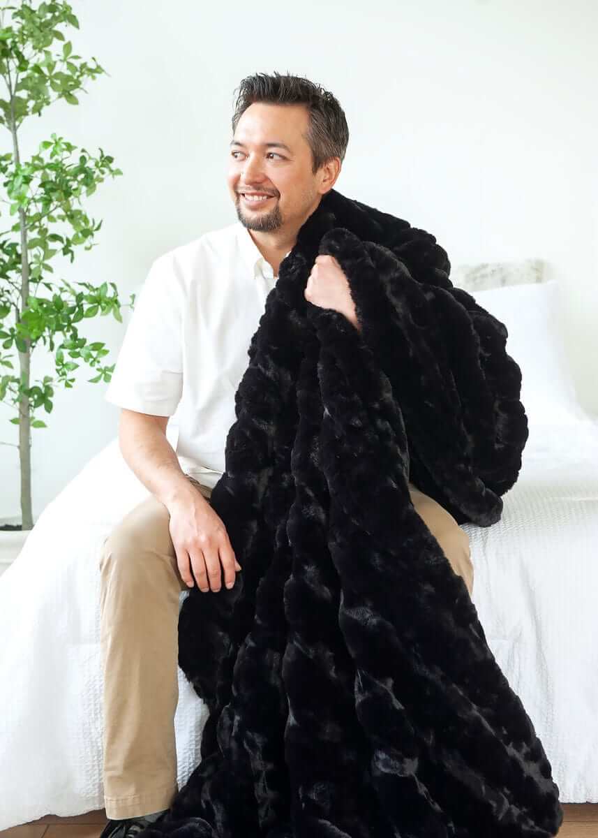 Ultra Sorbet Black Blanket - Image 4