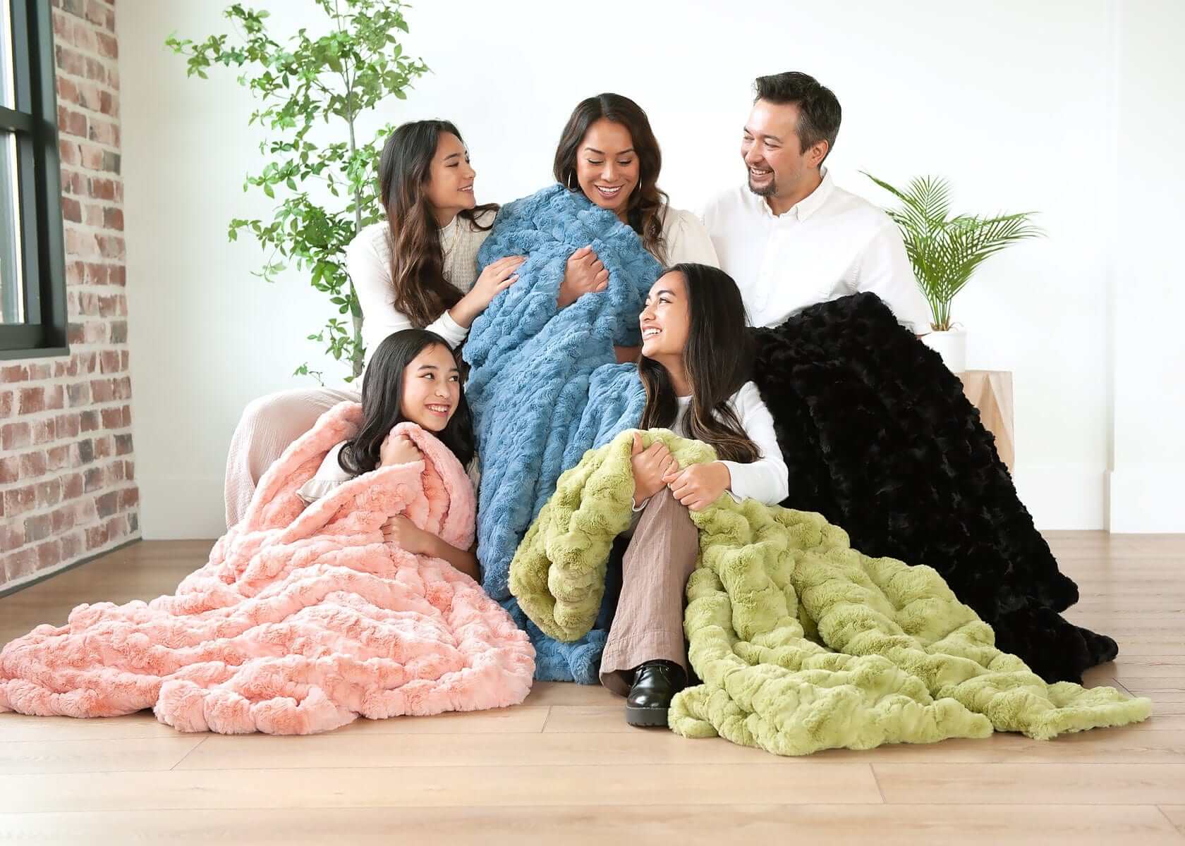 Ultra Sorbet Black Blanket - Image 6