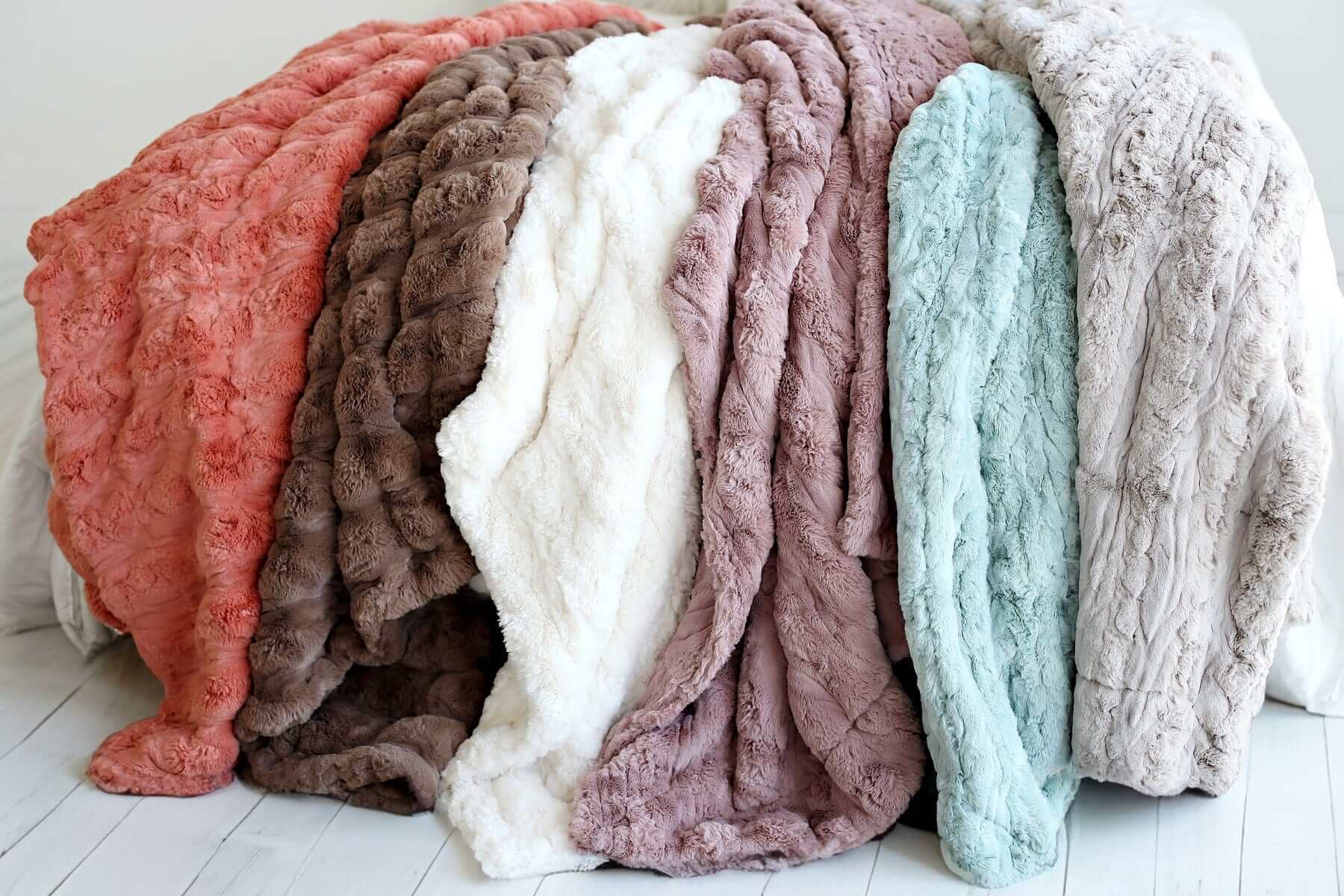 Ultra Sorbet Marshmallow Cream Blanket - Image 4