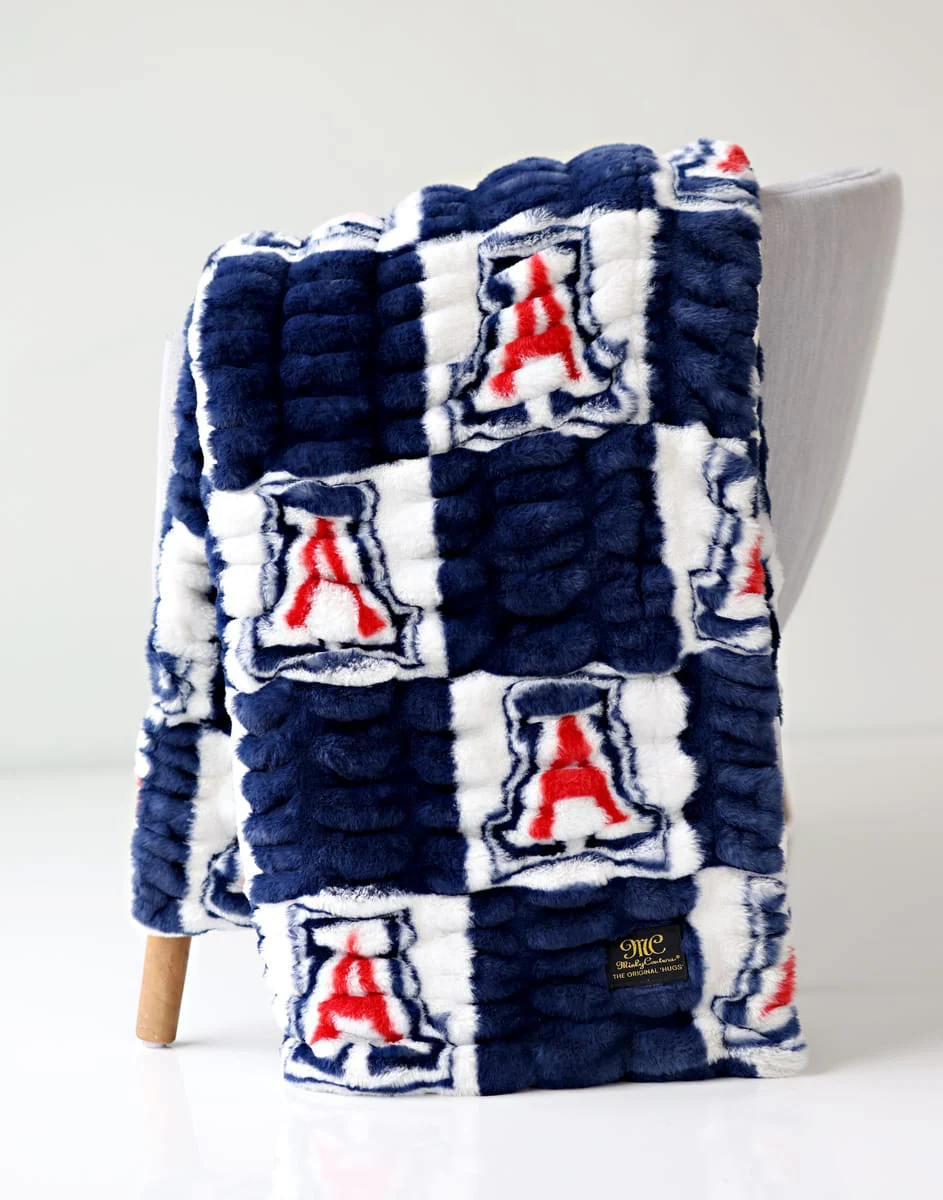 University of Arizona Wildcats Blanket - Hugs