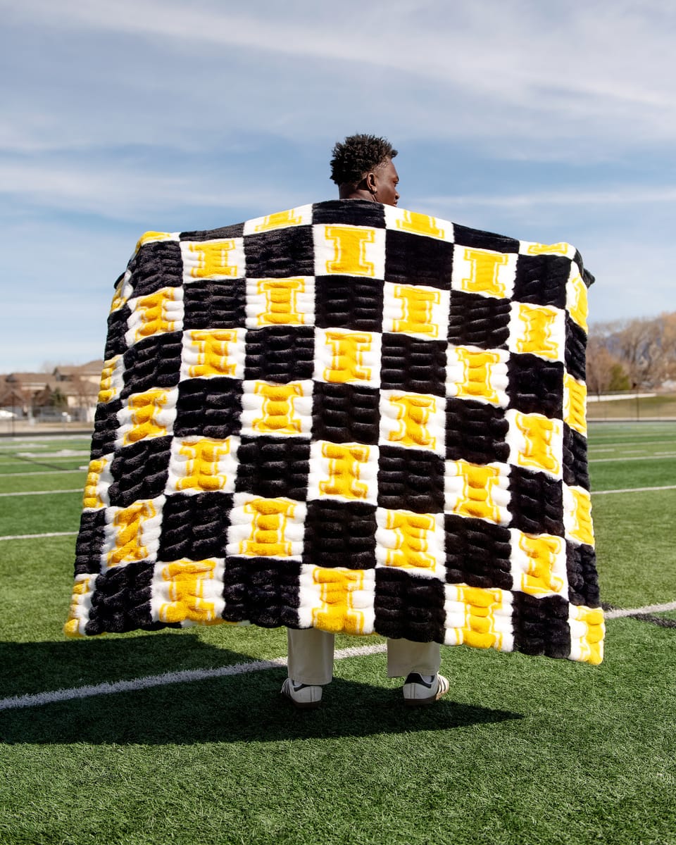 COMING SOON! University of Idaho Vandals Blanket - Hugs - Image 3