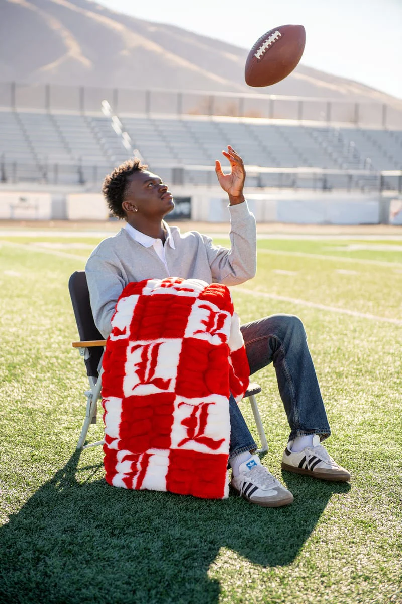 COMING SOON! University of Louisville Blanket - Hugs - Image 4
