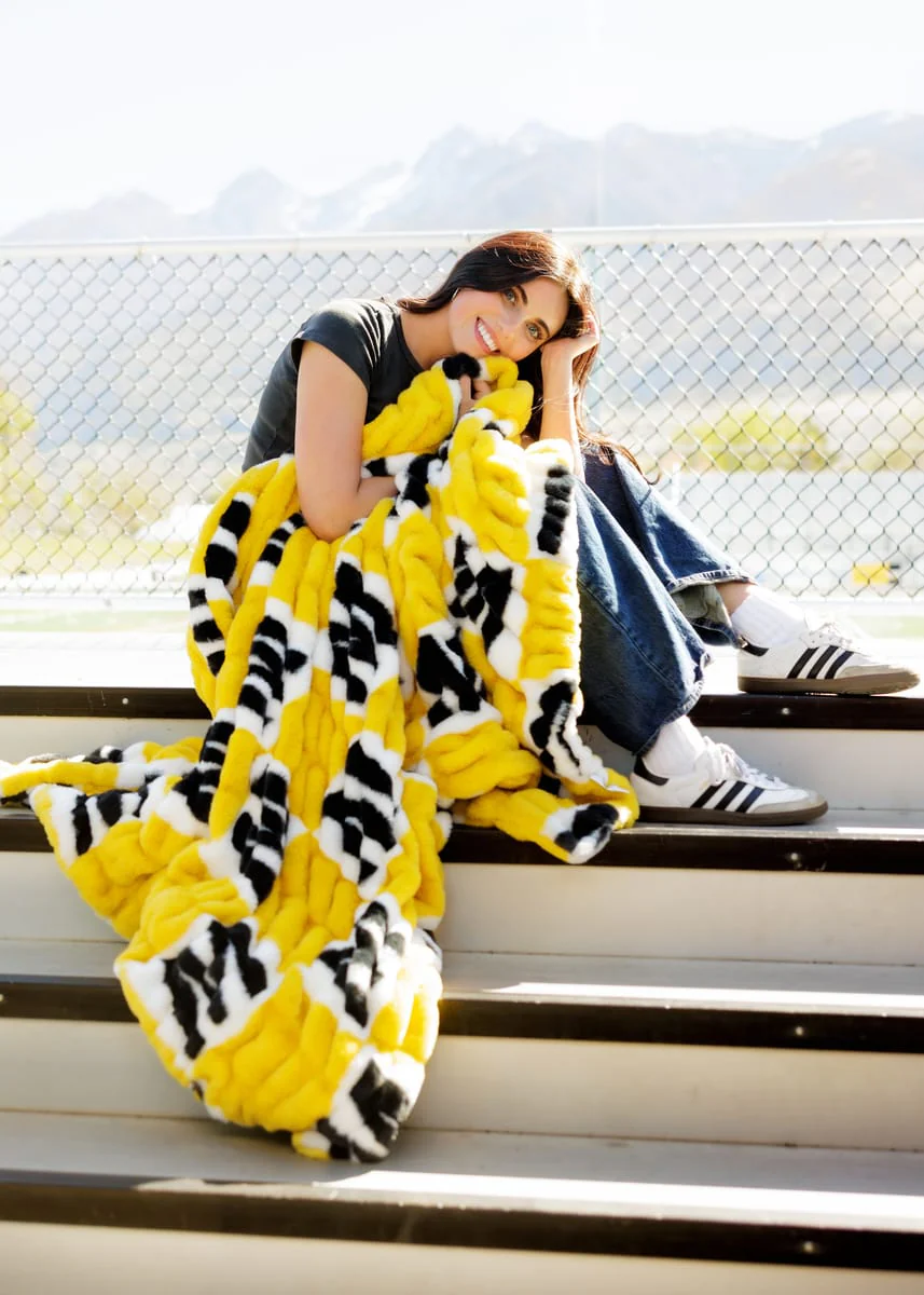 University of Missouri Tigers Blanket - Hugs - Image 4