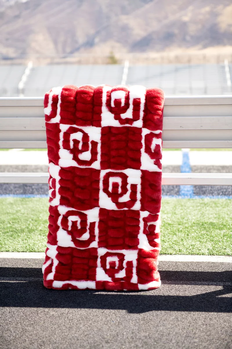 COMING SOON! University of Oklahoma Sooners Blanket - Hugs - Image 2
