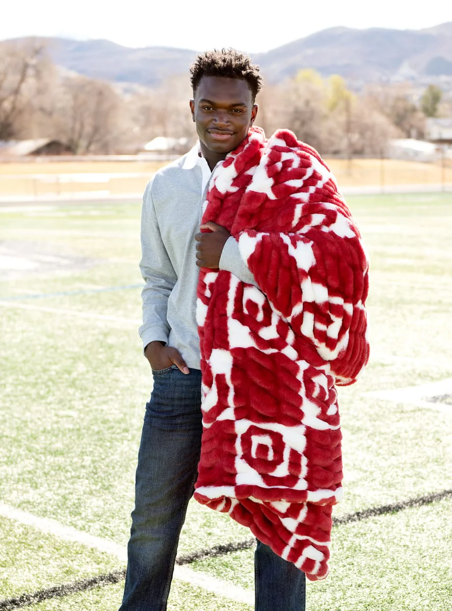 COMING SOON! University of Oklahoma Sooners Blanket - Hugs - Image 3