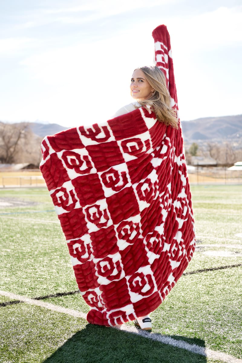 COMING SOON! University of Oklahoma Sooners Blanket - Hugs - Image 4