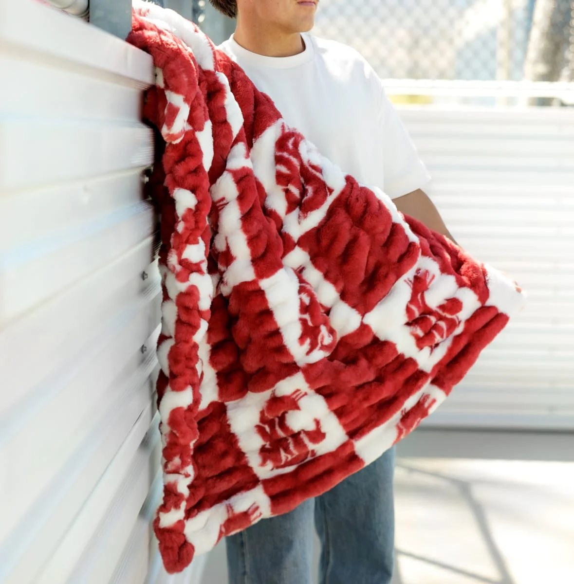 Washington State Cougars Blanket - Hugs - Image 2